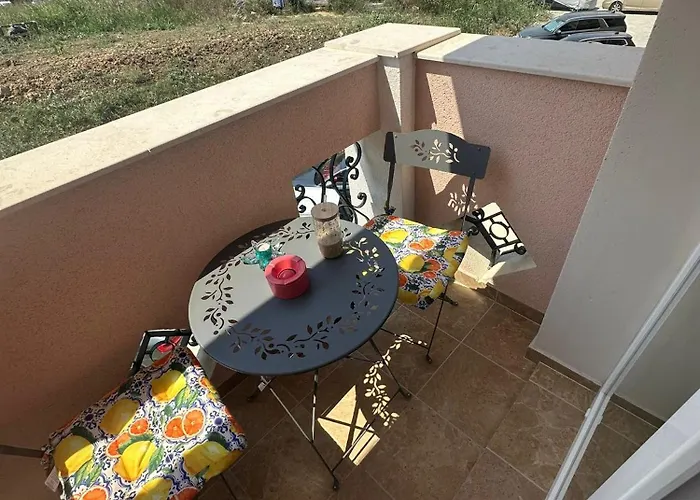 Elegant - 100 M From Smokinya By Flat Mаnager شقة